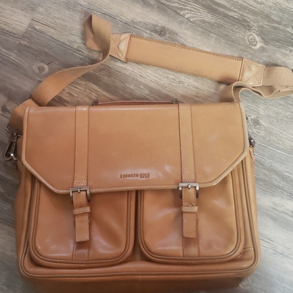 Kenneth Cole Leather messenger computer bag - Picture 7 of 16